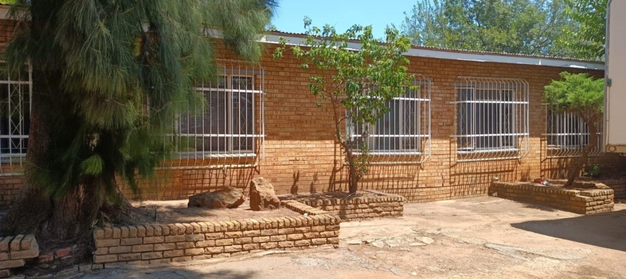 To Let commercial Property for Rent in Klerksdorp Industrial North West